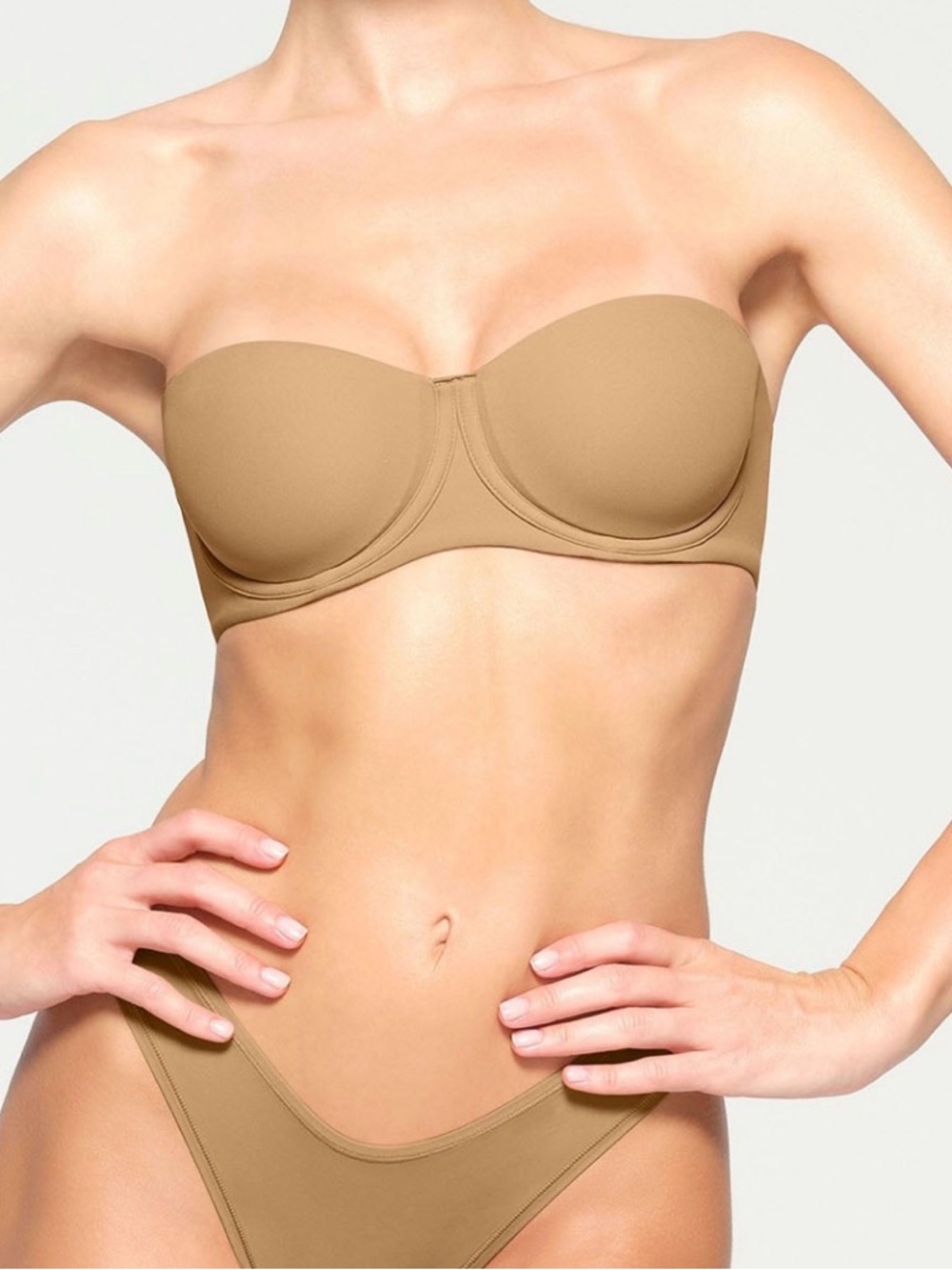 Skims fits everybody strapless bra in ORCHE 32A